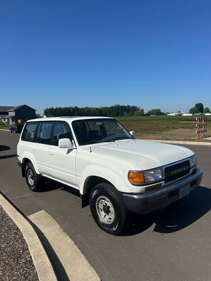Toyota-Land-cruiser-1991-white