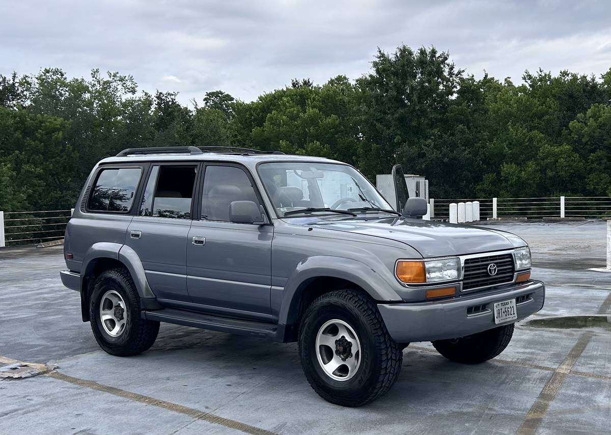 Toyota-Land-cruiser-1996-grey