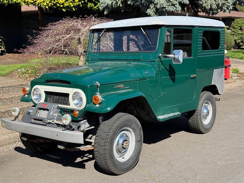 Toyota-Land-cruiser-fj40-1963-green