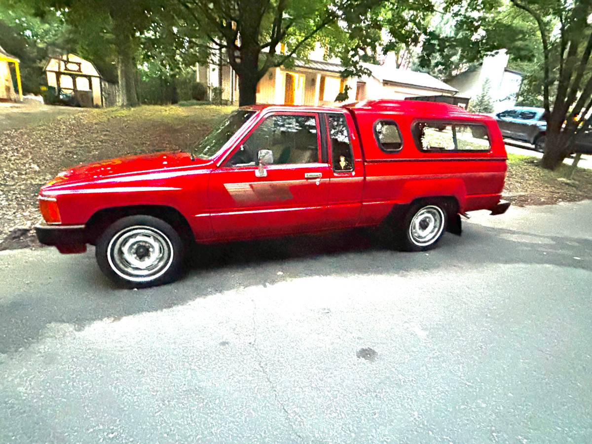 Toyota-Pick-up-1985