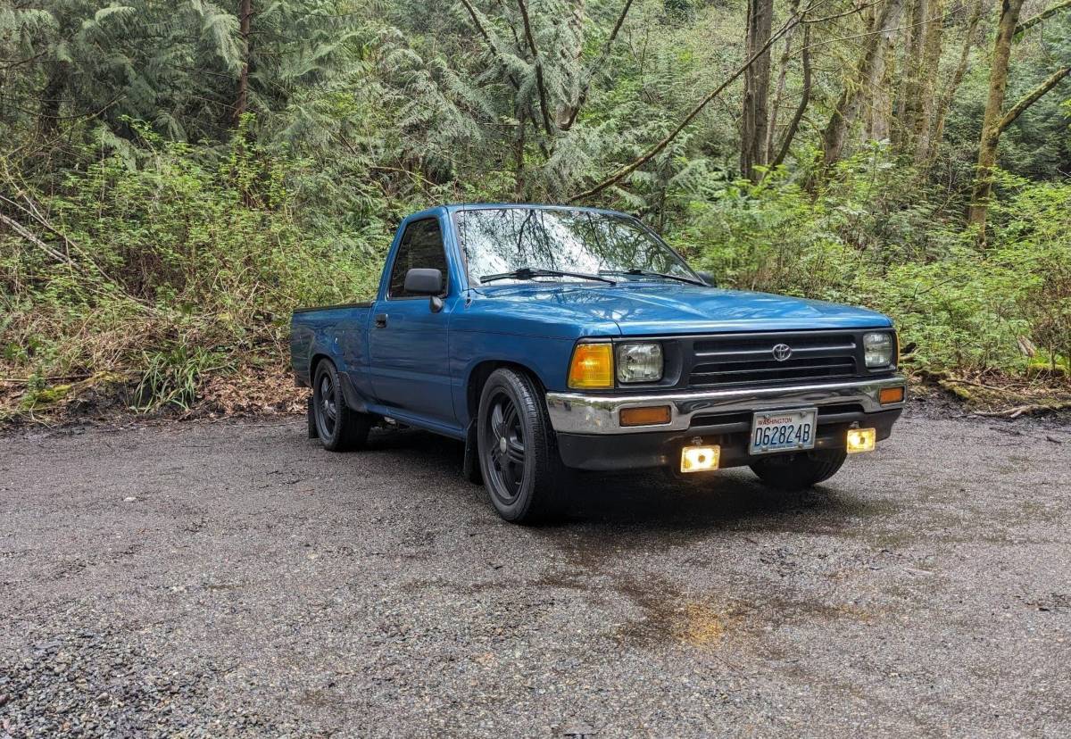 Toyota-Pickup-1993-blue