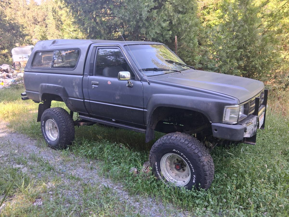 Toyota-Pickup-4x4-1988-green