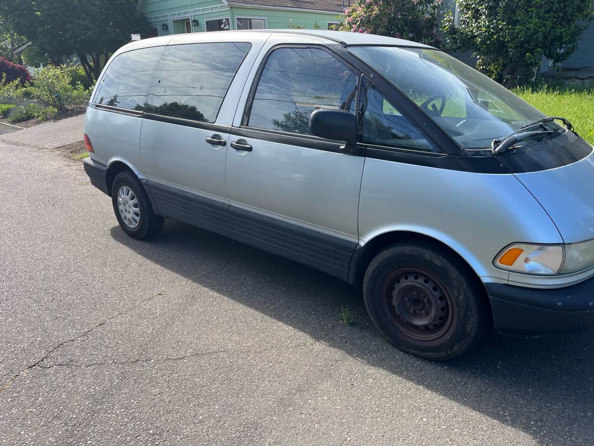 Toyota-Previa-1993-blue