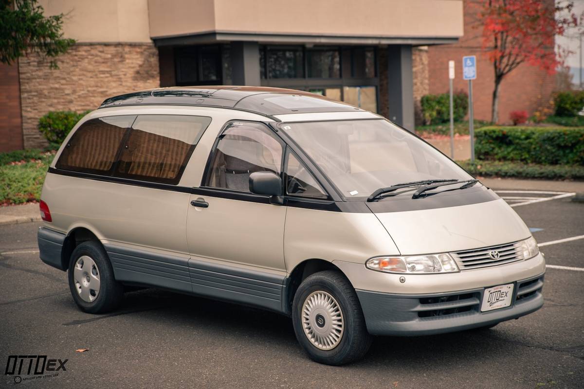 Toyota-Previa-1995