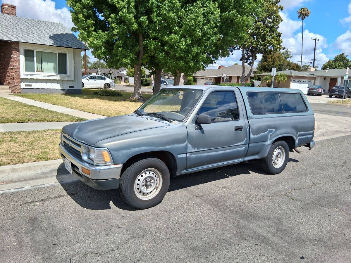 Toyota-Tacoma-1993