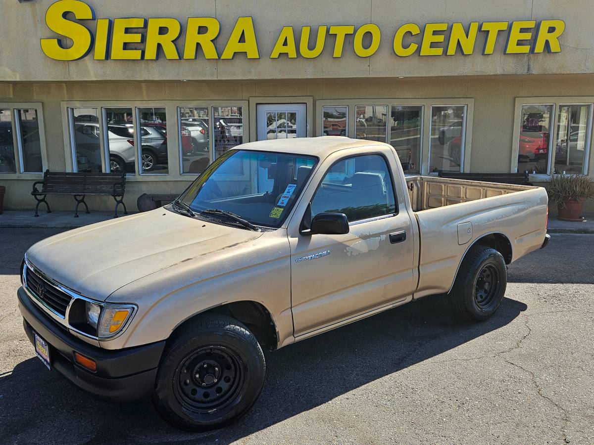 Toyota-Tacoma-deluxe-1996-brown