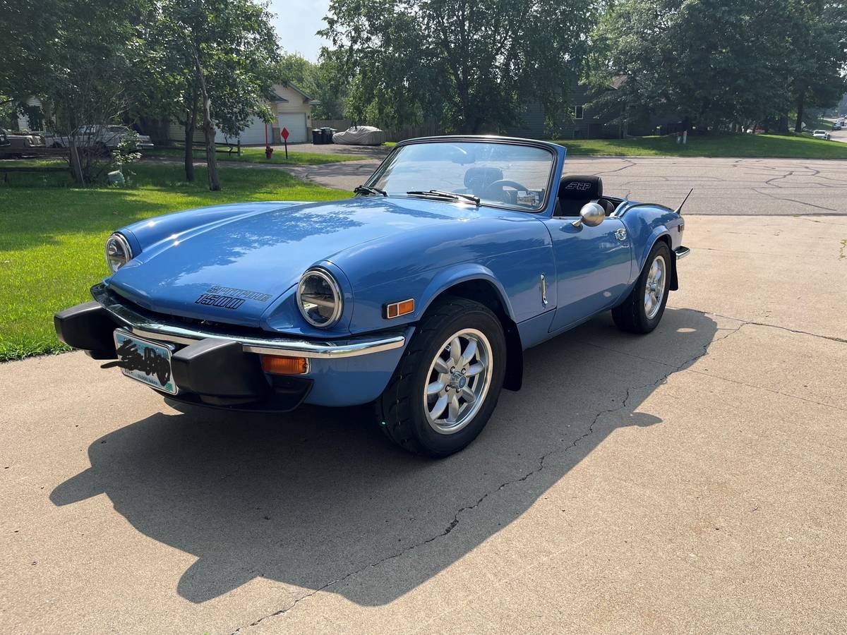 Triumph-Spitfire-1500-1976-blue