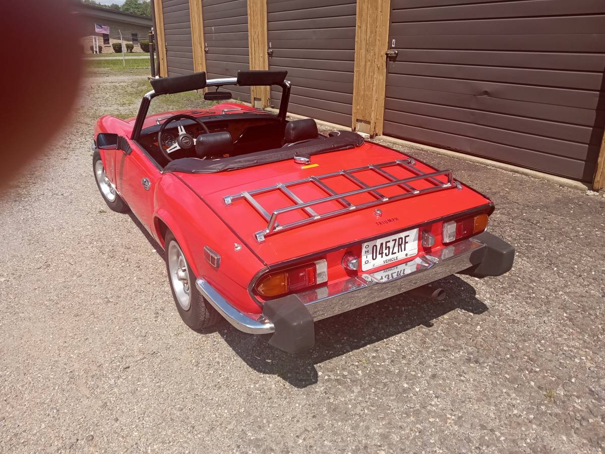 Triumph-Spitfire-1500-1976-red