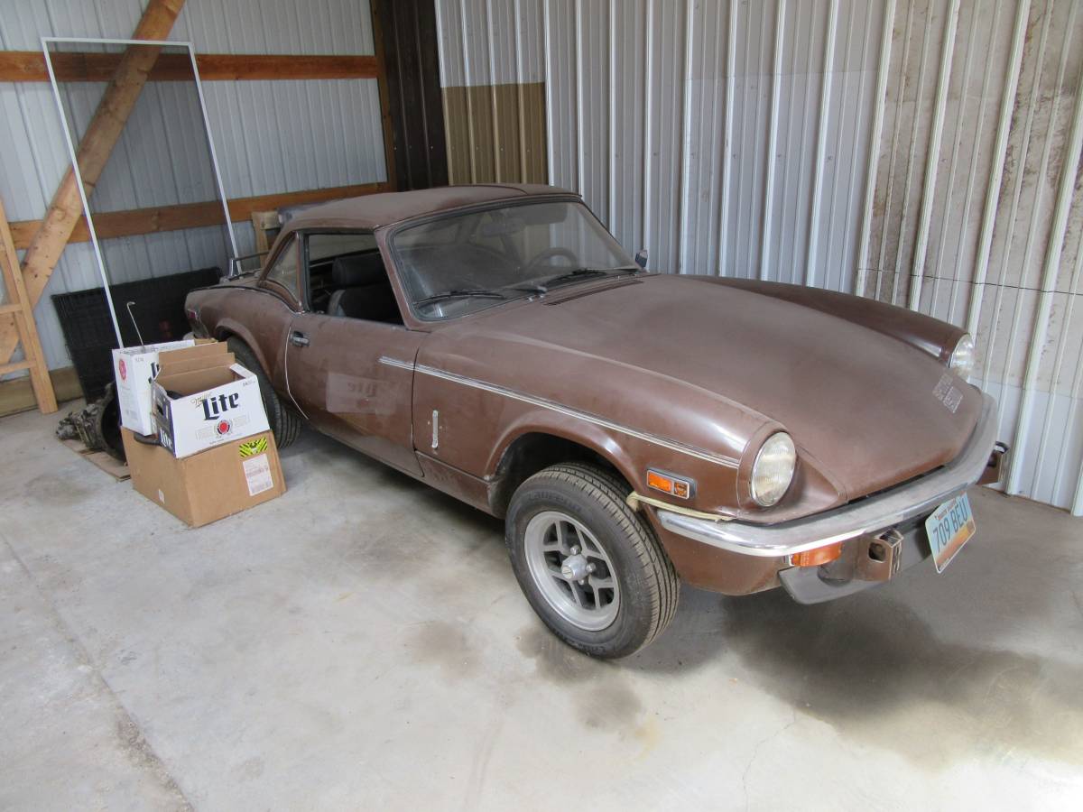 Triumph-Spitfire-1979-brown
