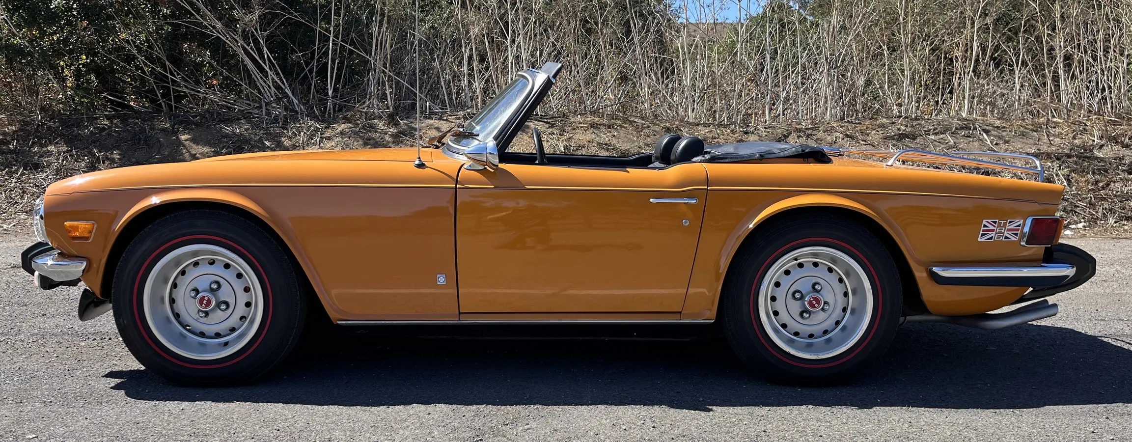 Triumph-Tr6-1975