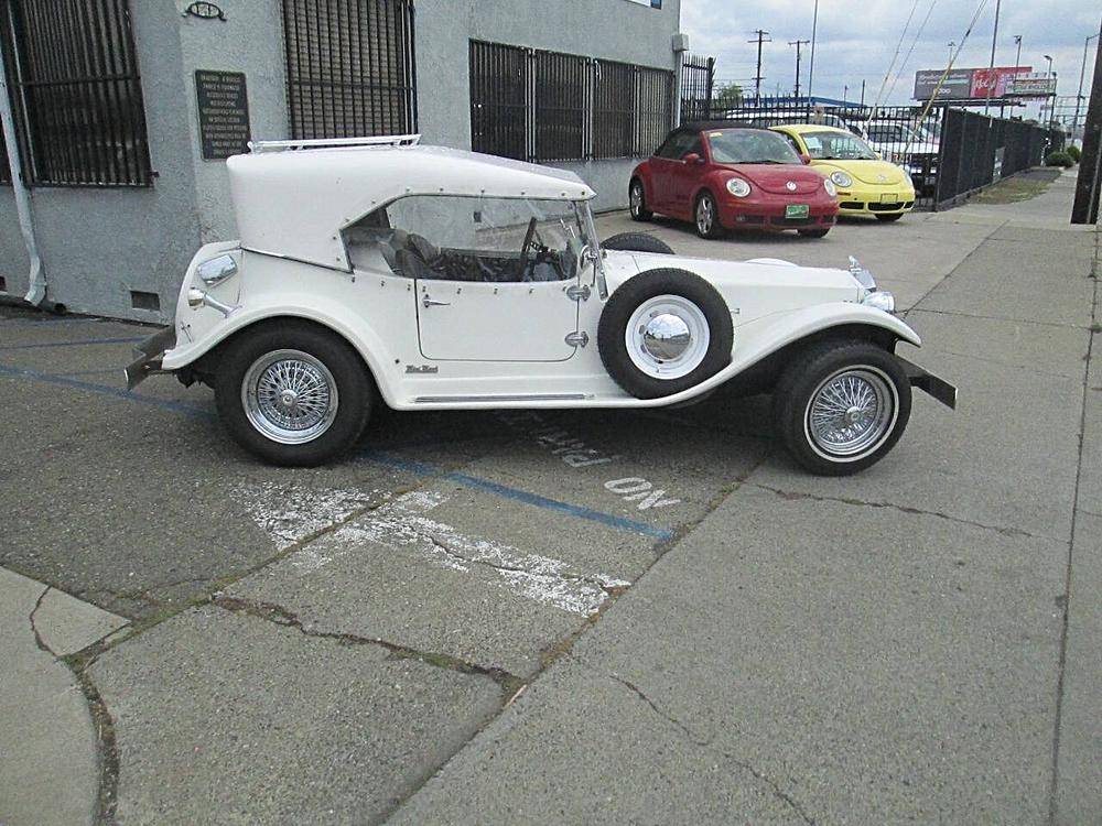 Volkswagen-Beetle-1972-white