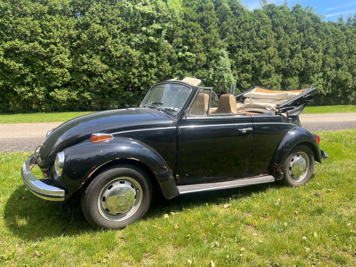 Volkswagen-Beetle-convertible-1971-black
