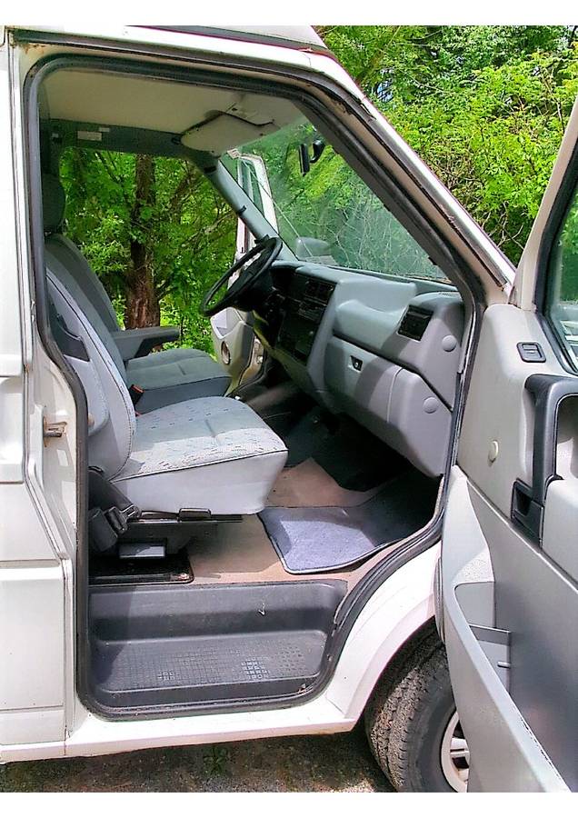 Volkswagen-Eurovan-panel-van-1995-white