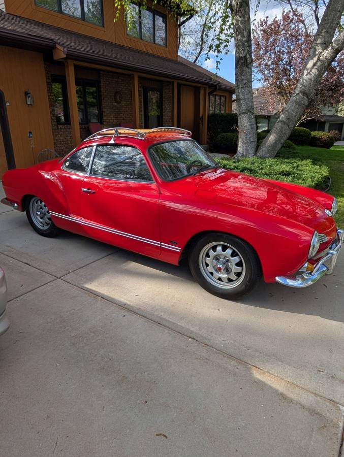 Volkswagen-Karmann-ghia-1968-red
