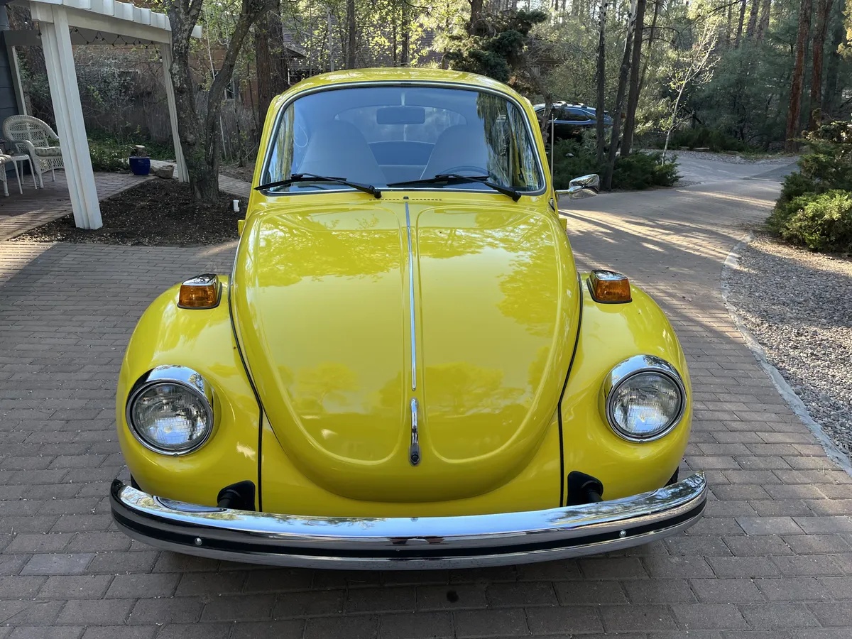 Volkswagen-Super-beetle-1974-Yellow-White