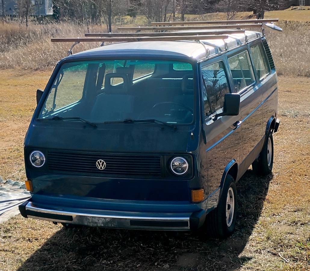 Volkswagen-Vanagon-1983-blue