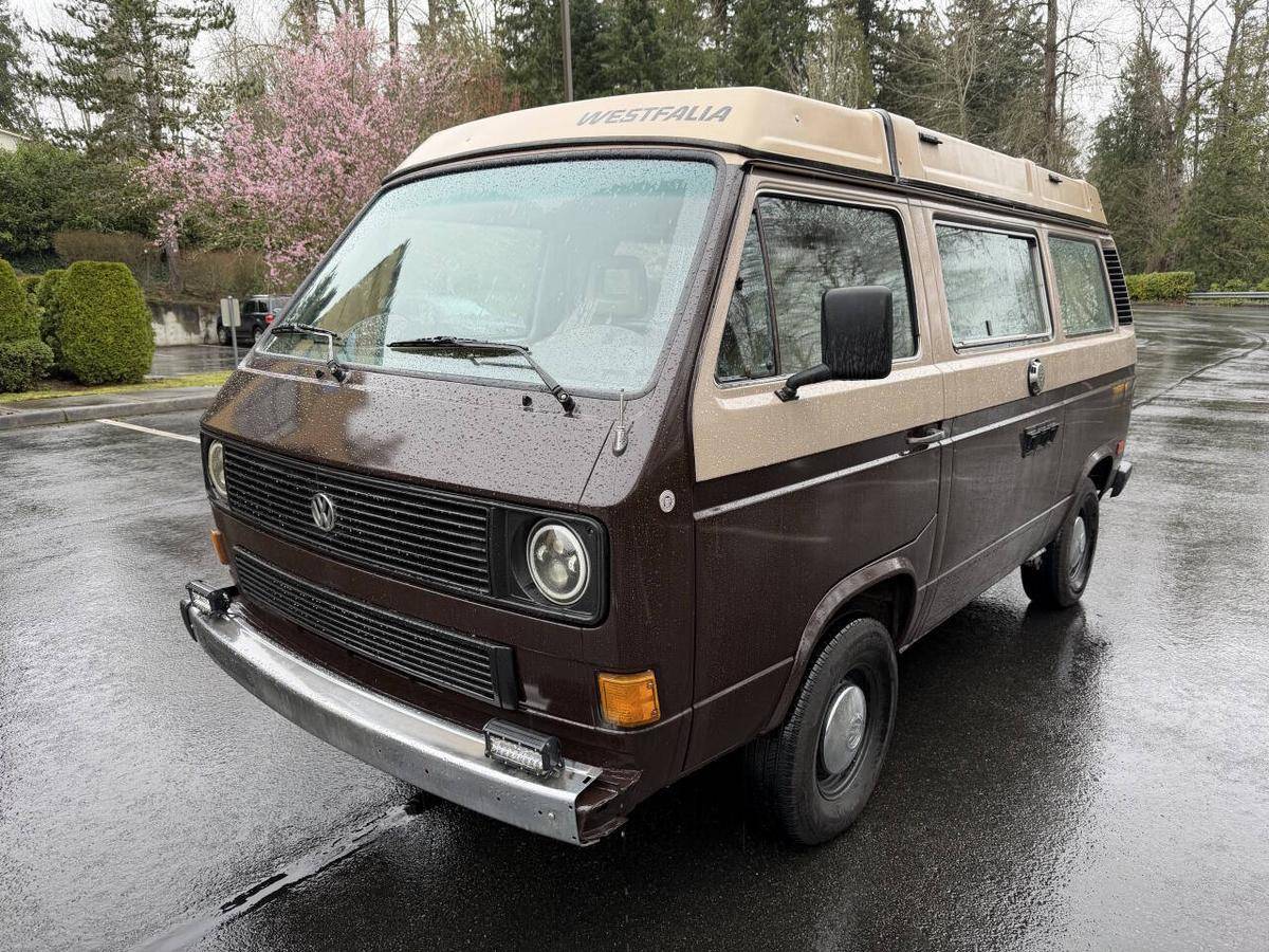 Volkswagen-Vanagon-1984-brown