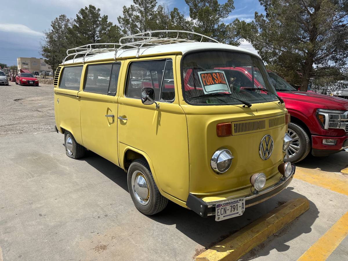 Volkswagen-Vanagon-1987-yellow