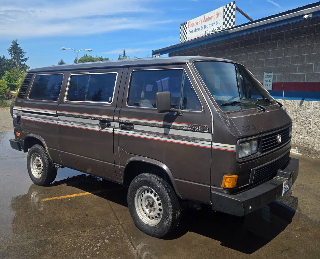 Volkswagen-Vanagon-syncro-1987-grey