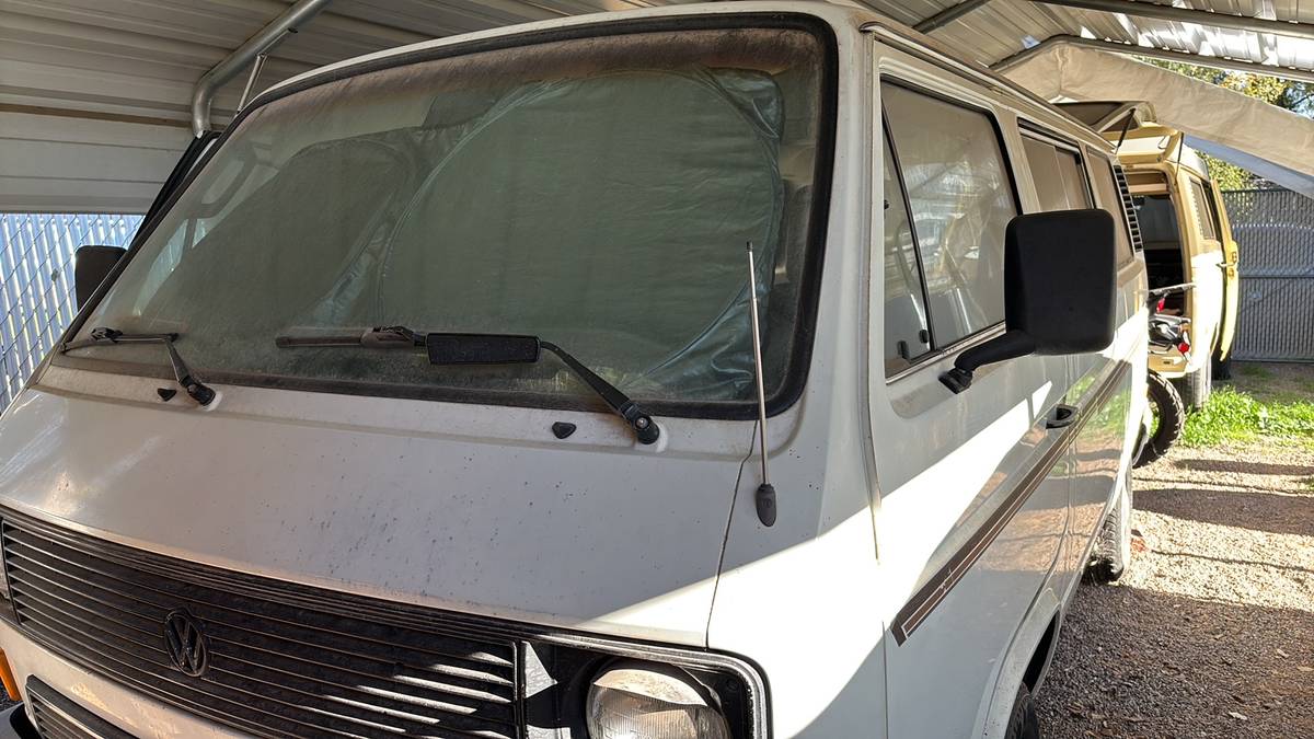 Volkswagen-Vanagon-westfalia-1984-white
