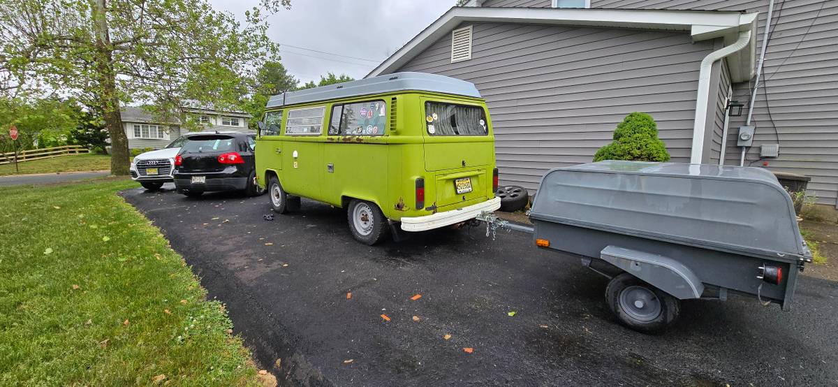 Volkswagen-Westfalia-bus-1976-green