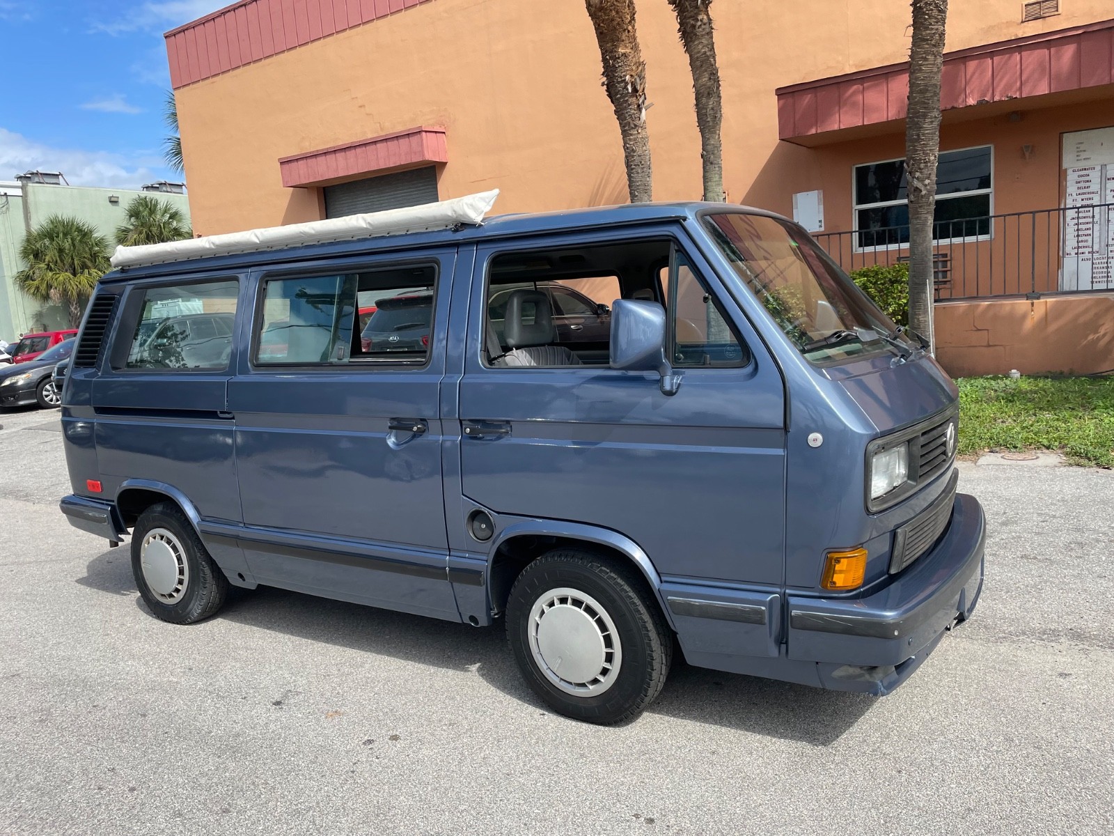 Volkswagon-Vanagon-Wolfsberg-Edition-1989-Van-Camper-Gray
