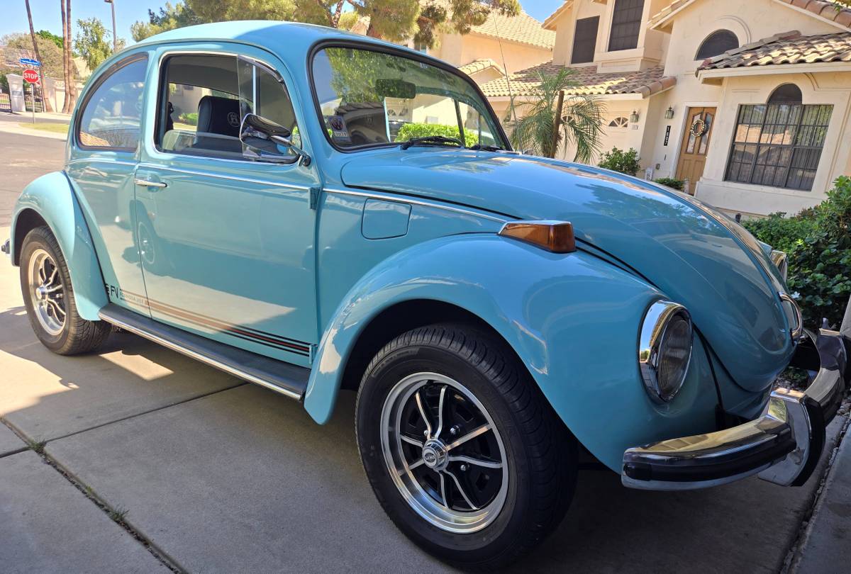 Volkswagon-beetle-1971-blue