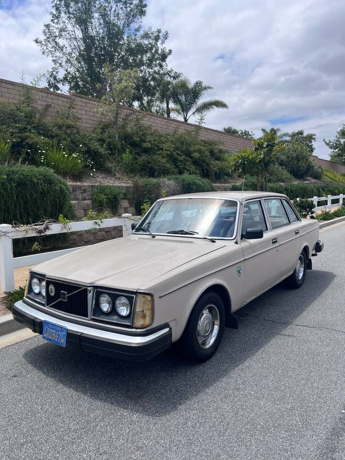 Volvo-240-1980