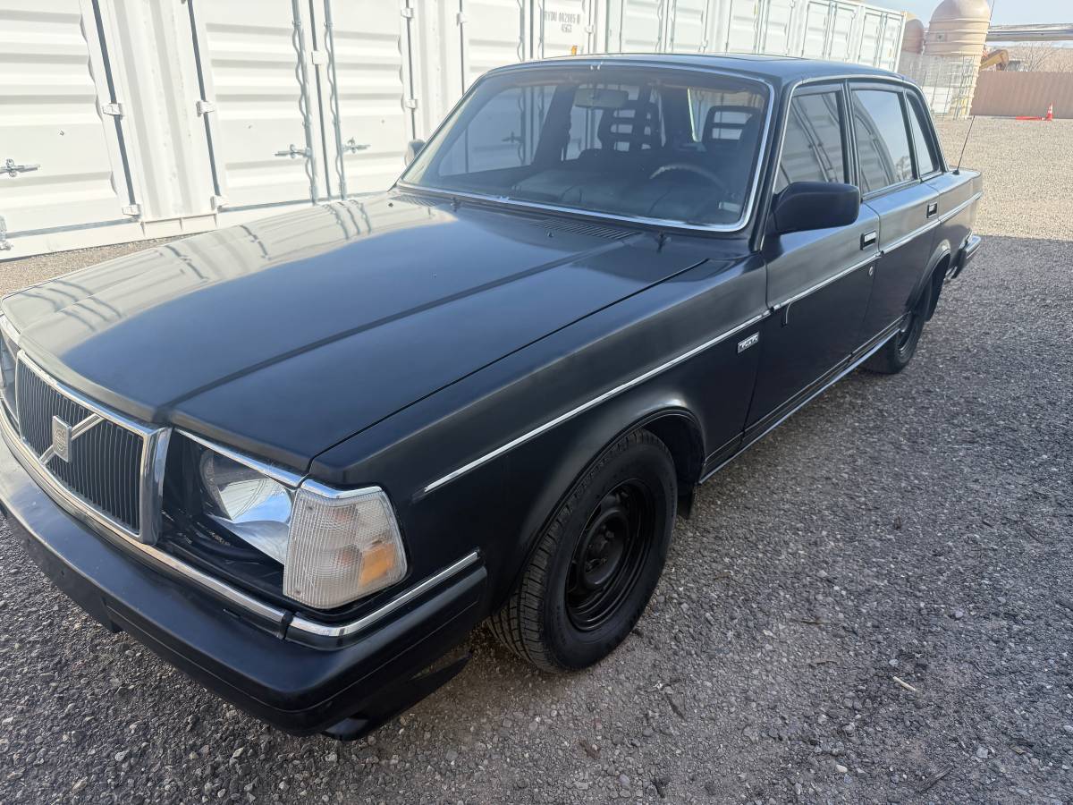 Volvo-240-dl-1990