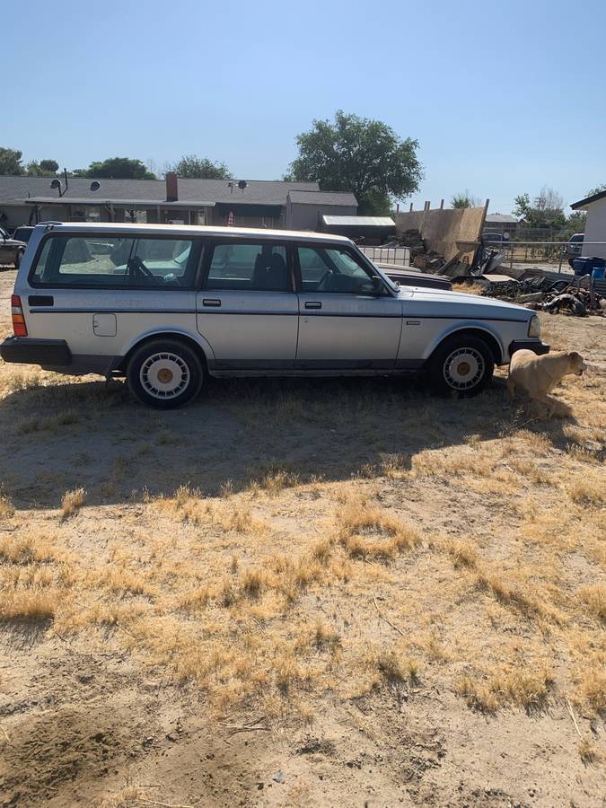 Volvo-240-wagon-1990-blue