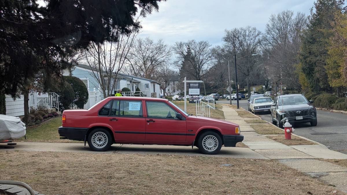 Volvo-940-series-1995-red