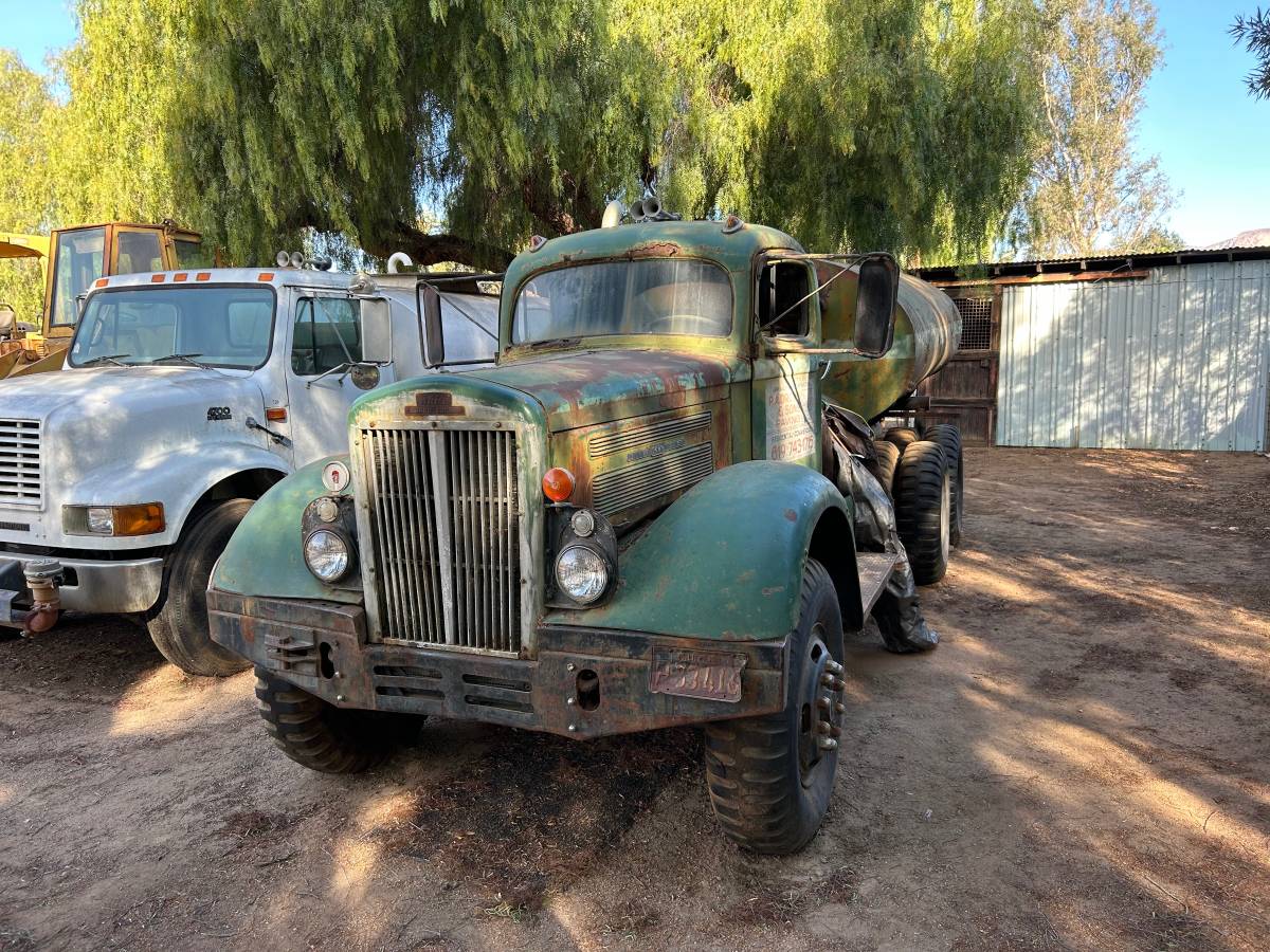White-model-2864-bf-1953