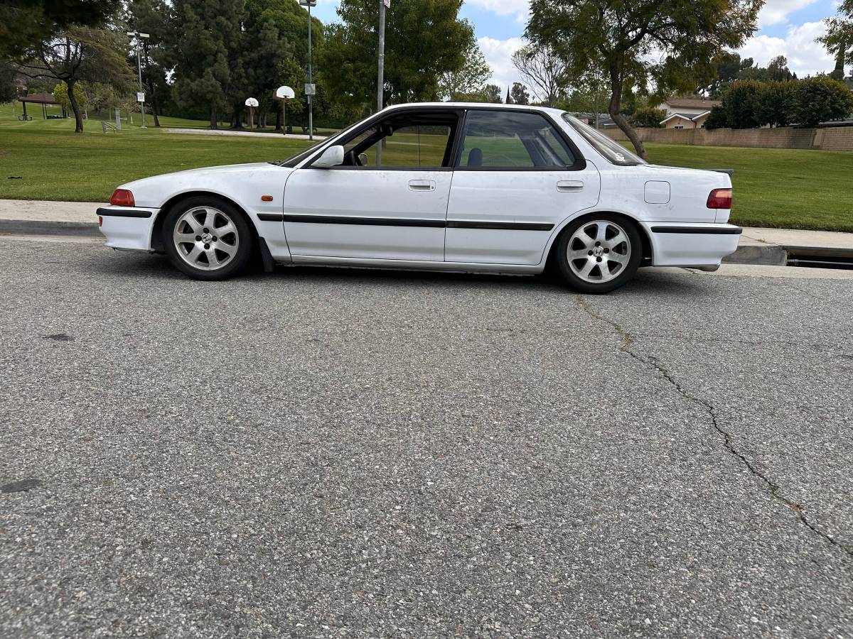 Acura-Integra-1992-white
