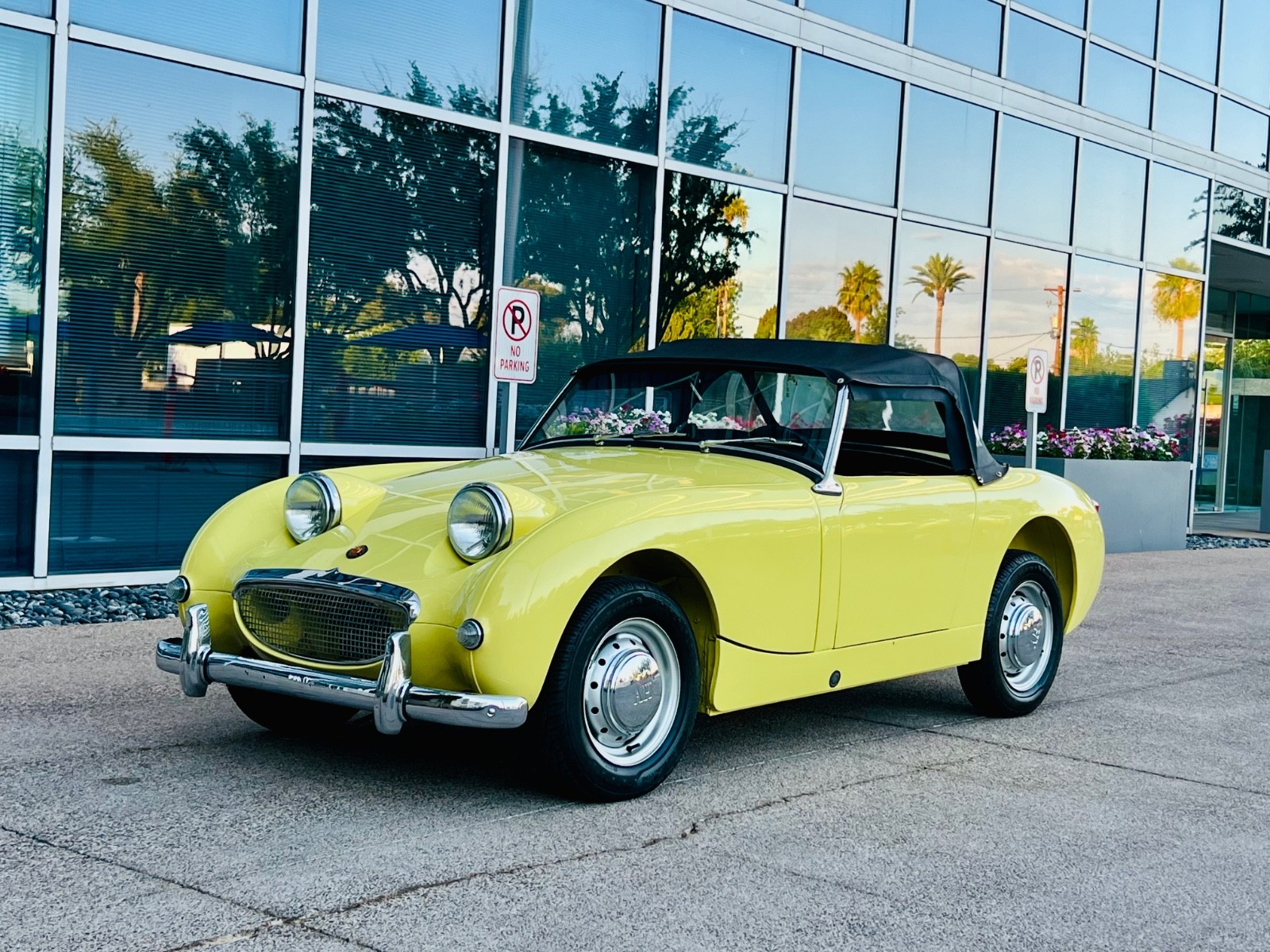 Austin-Healey-Bugeye-Sprite-1958-Convertible-Black
