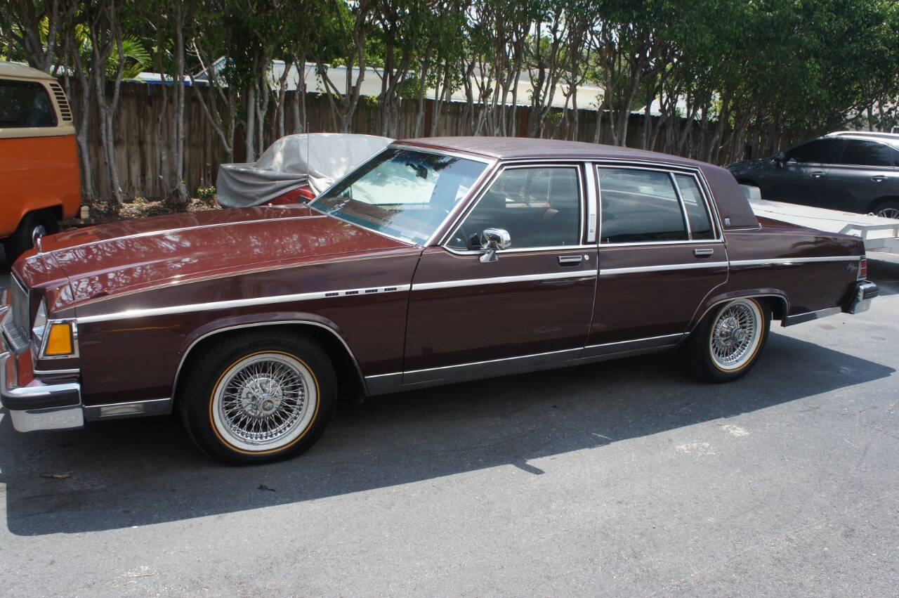 Buick-Electra-1983-Burgundy-Burgundy