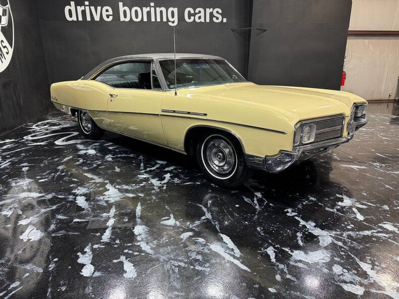 Buick-Lesabre-1968-Yellow-Black