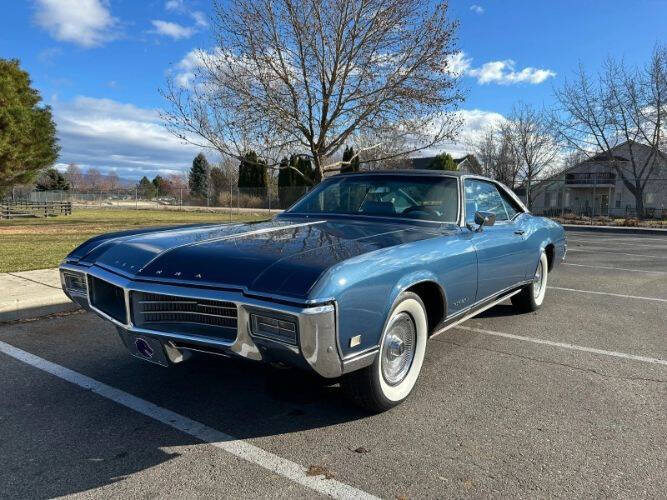 Buick-Riviera-1969-Twilight-BlueBlack-Vinyl-Top-Light-Blue Buick-Riviera-1969-Twilight-BlueBlack-Vinyl-Top-Light-Blue