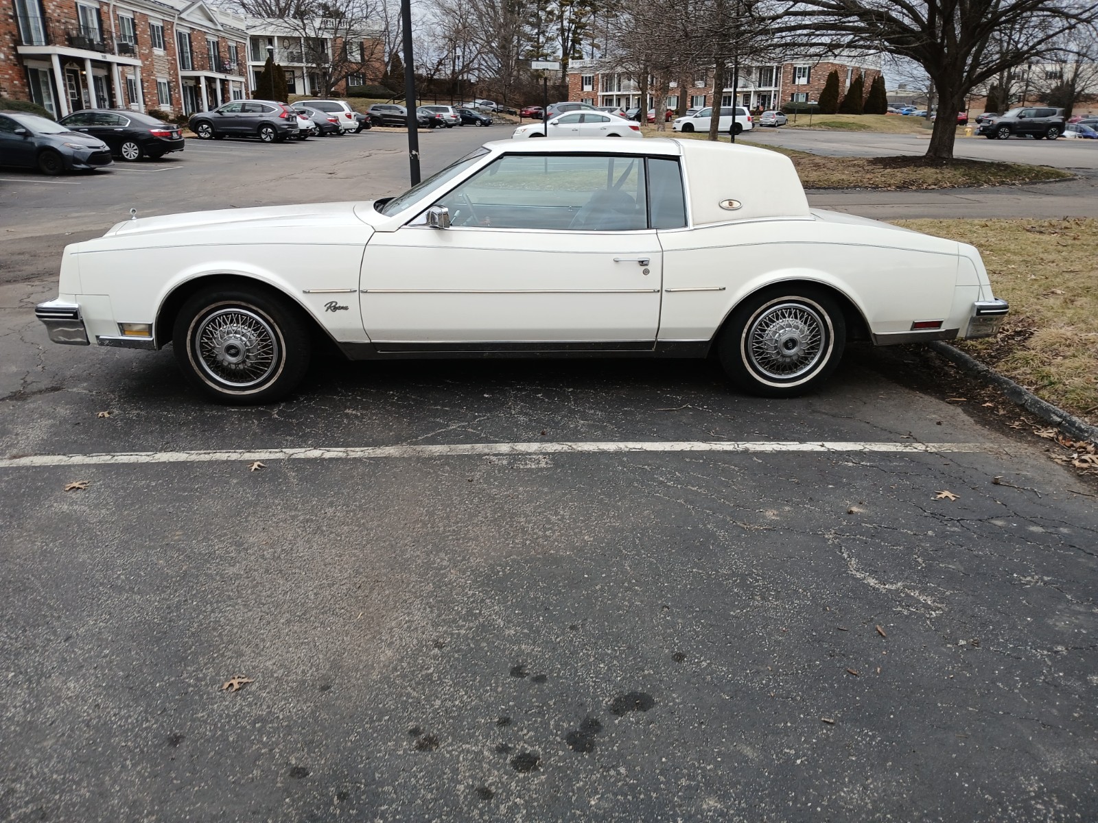 Buick-Riviera-1985-COUPE-Blue