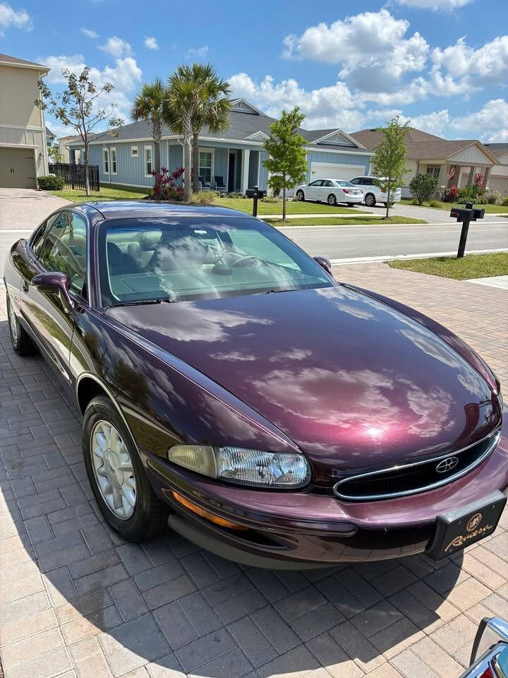 Buick-Riviera-1995-Burgundy-Cream