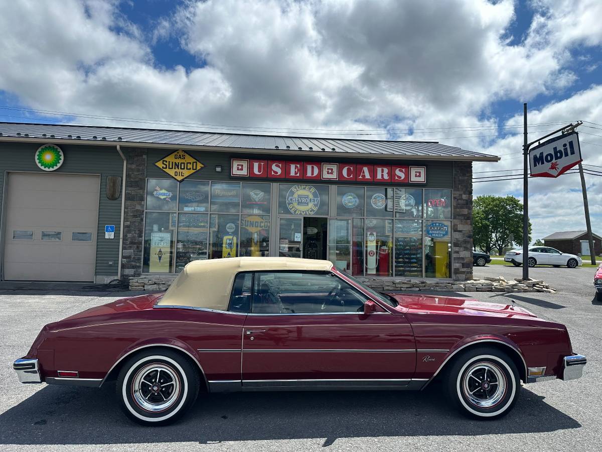 Buick-Riviera-luxury-1982-red
