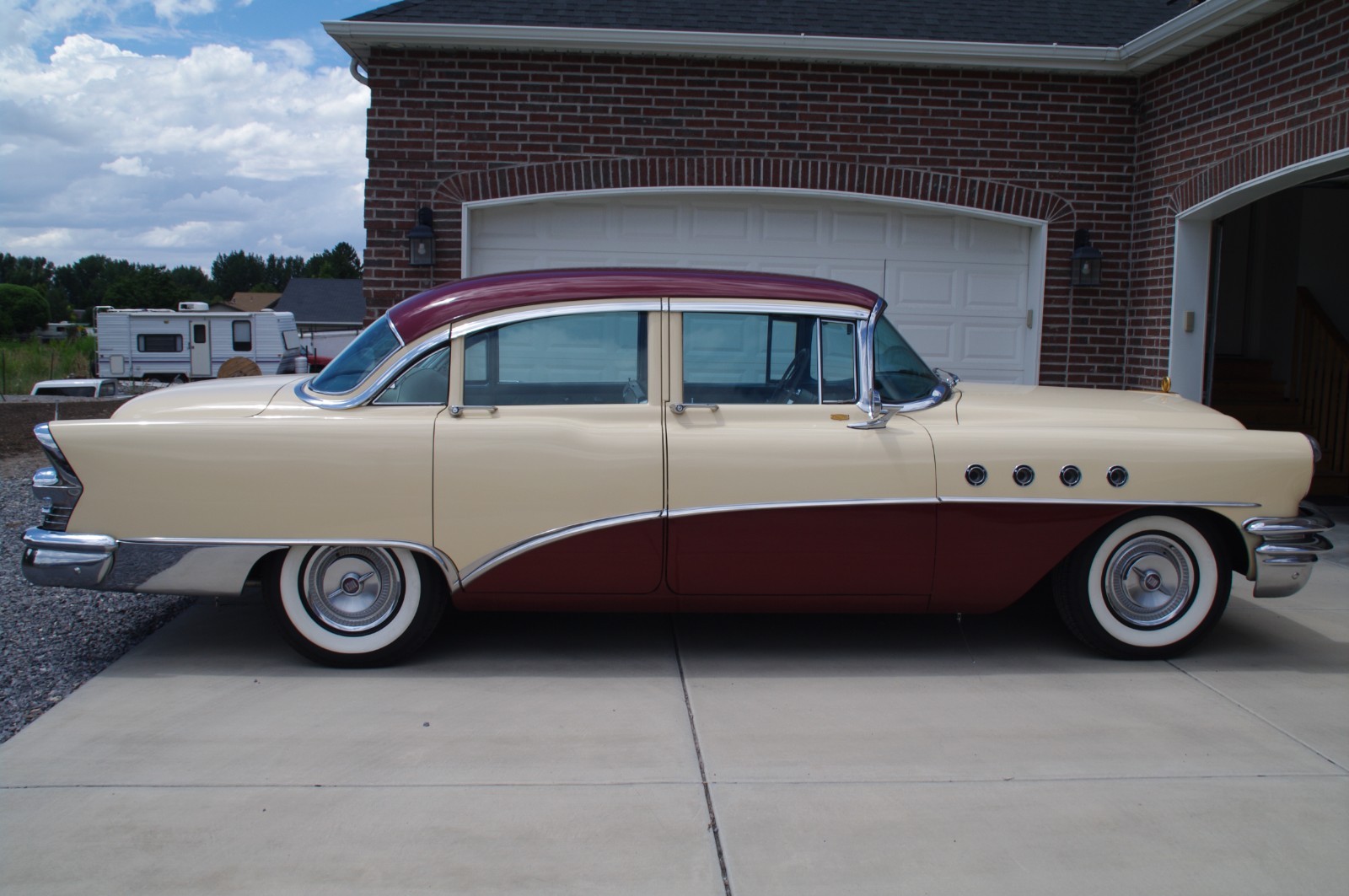 Buick-Roadmaster-1955-Sedan-Green-Silver-Ivory