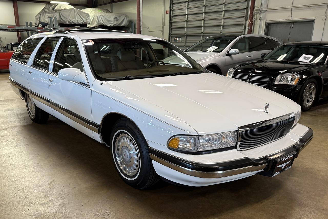 Buick-Roadmaster-1995-Bright-White-Taan