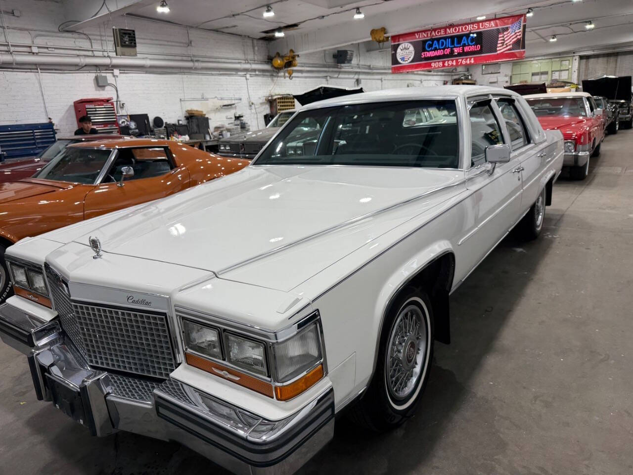 Cadillac-Brougham-1988-White-Blue