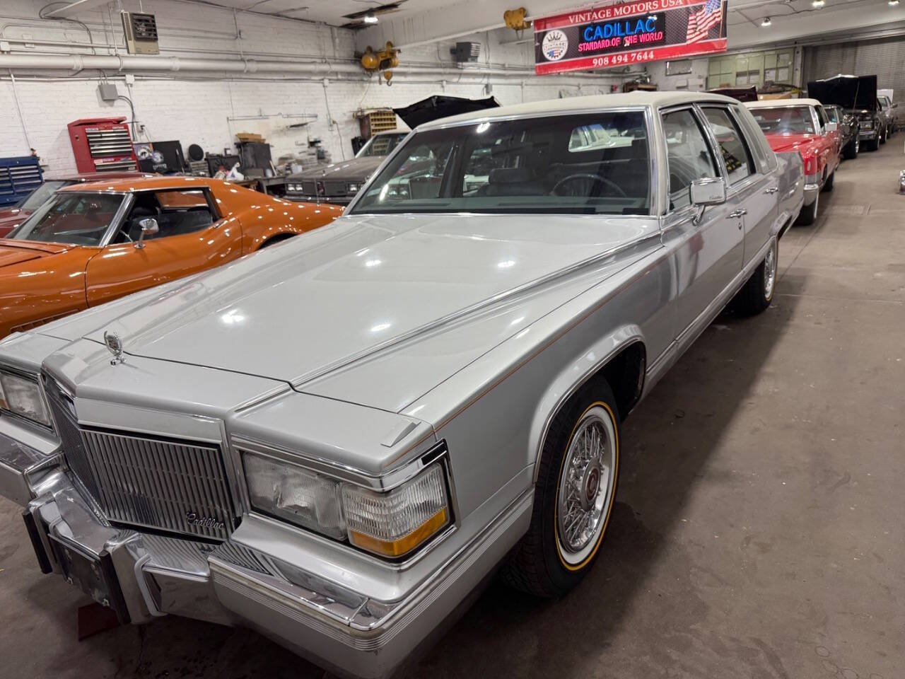 Cadillac-Brougham-1991-Gray-Gray