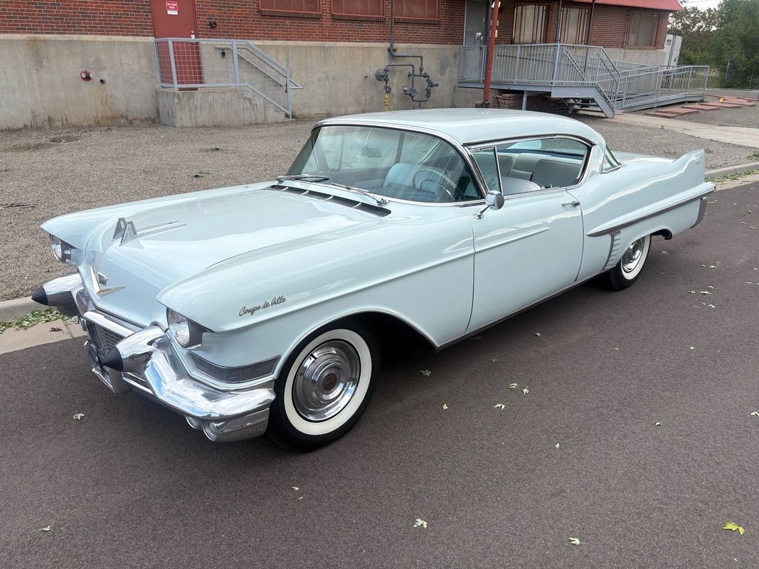 Cadillac-Coupe-Deville-1957-White