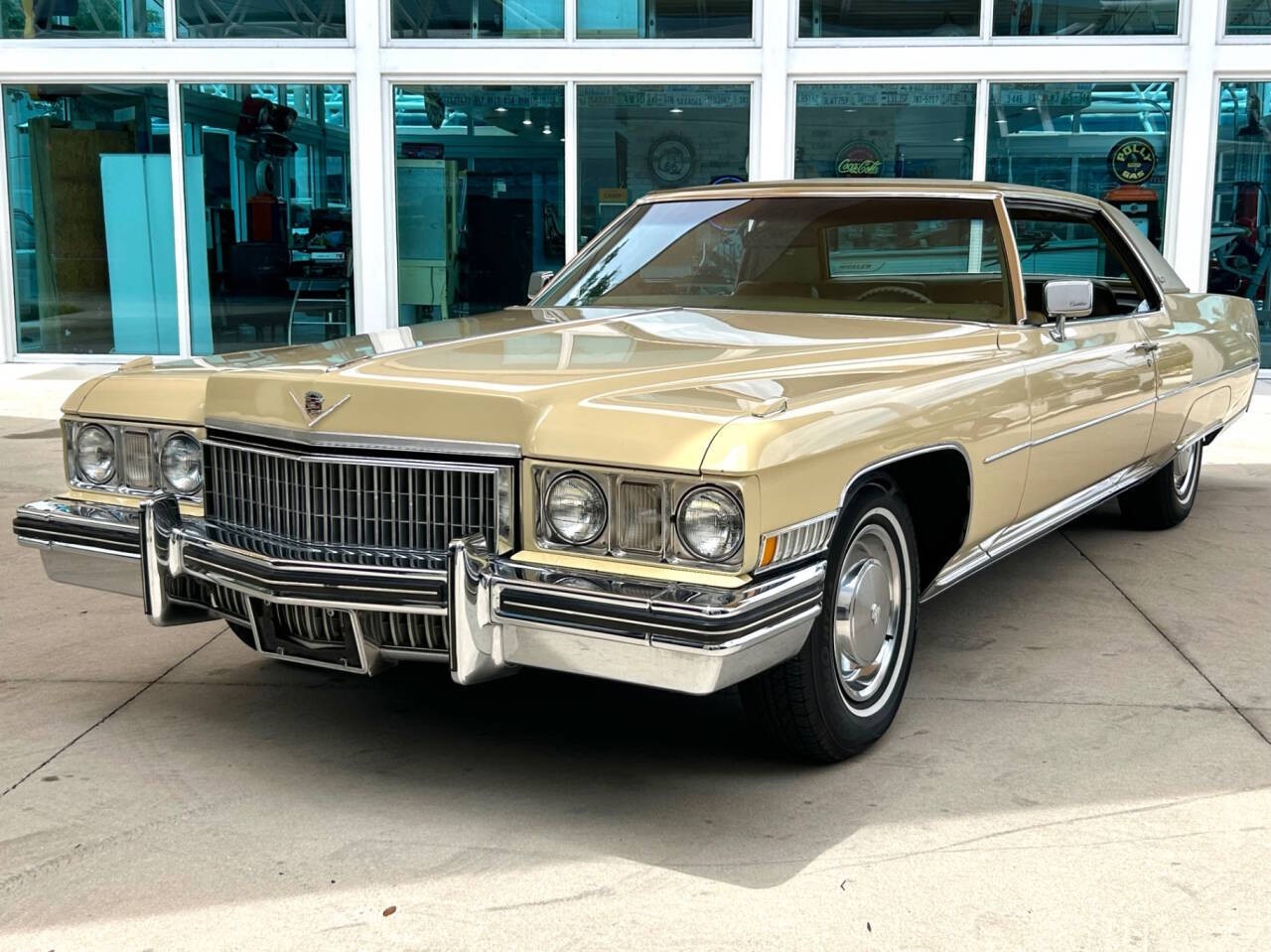 Cadillac-DeVille-1973-Coupe-Yellow