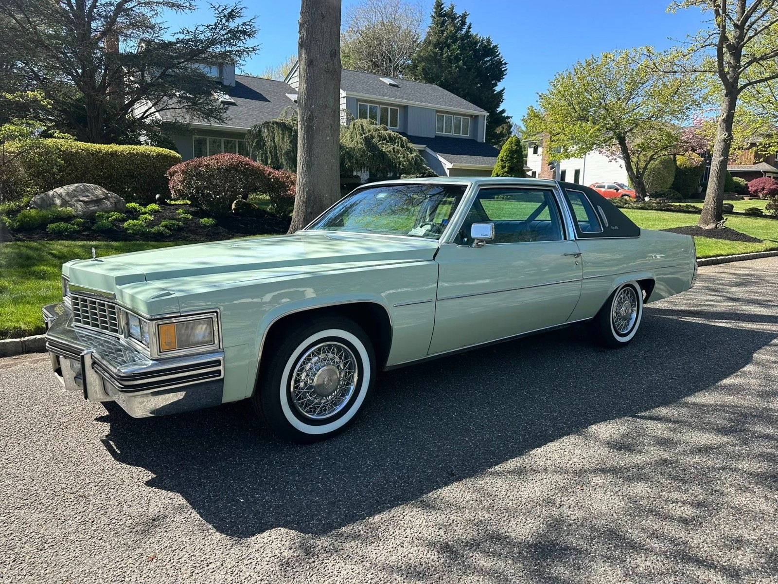Cadillac DeVille 1977