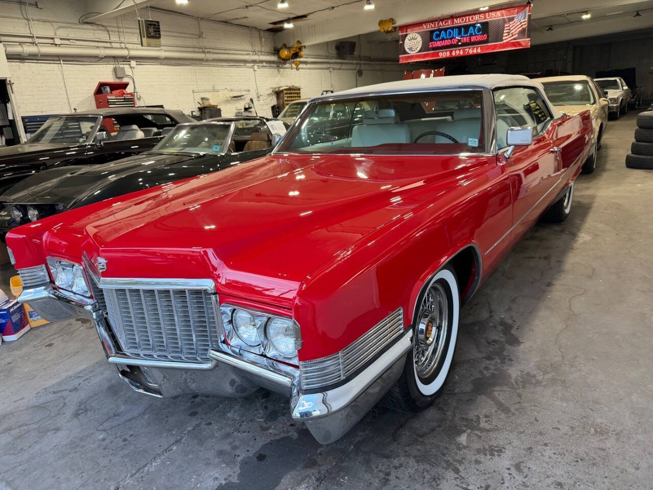 Cadillac-Deville-1970-Red-White