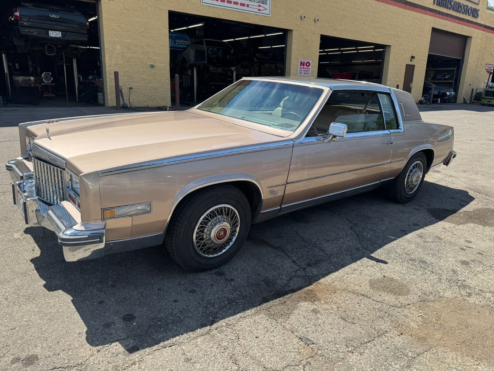 Cadillac-Eldorado-1980-Tan