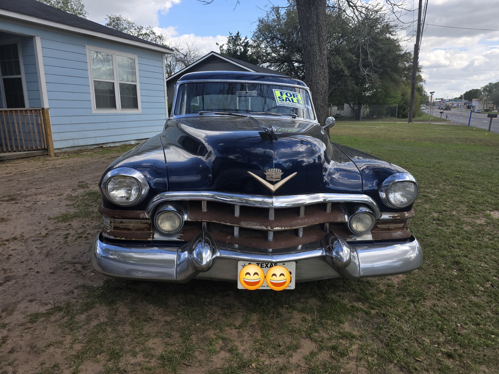 Cadillac-Fleetwood-1952-Sedan-Tan